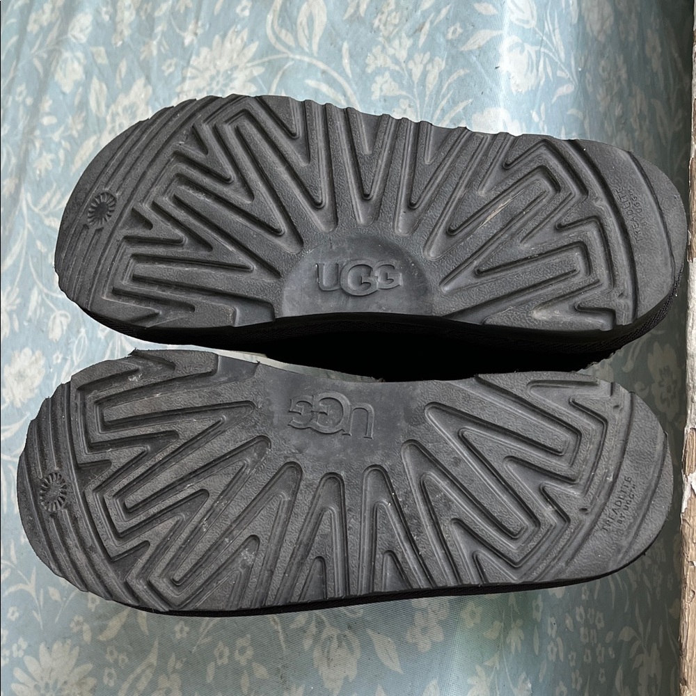 UGG Tasman Chopd Women’s/Big Kid’s Slippers. Euro 38, Wos 6 - Picture 11 of 11
